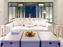 TwinBeachMainRoom-18_1600x456